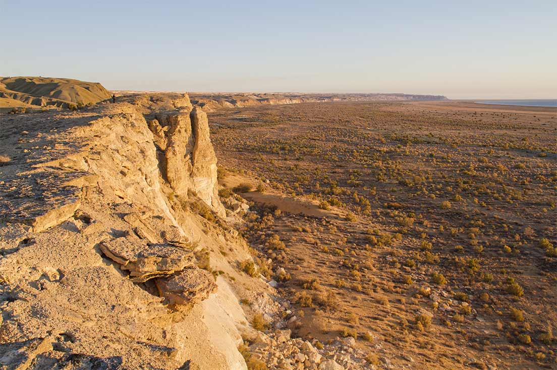 Un paysage désertique de la mer d’Aral